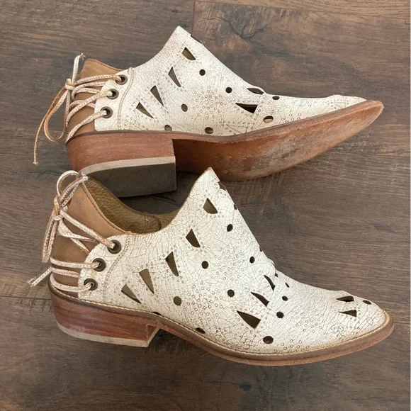 Musse & Cloud Cream Ankle Boots - Picture 2 of 9